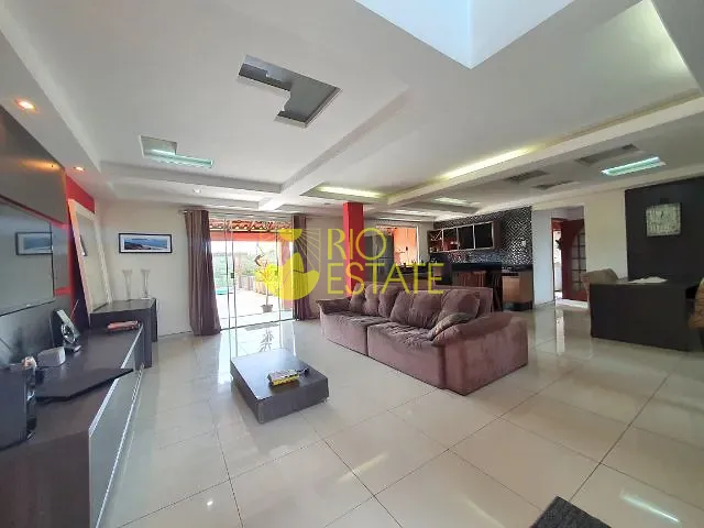 Casa com 700m² 3 quartos e 4 banheiros, à venda, no bairro Ano Bom em Barra Mansa