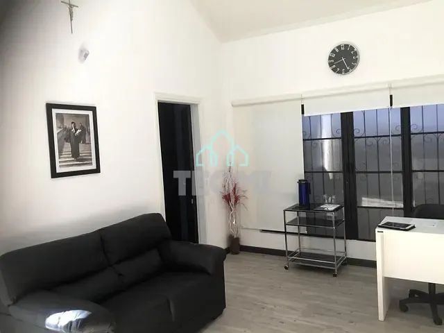 Casa com 300m², à venda, no bairro Jardim Maria Augusta em Taubaté