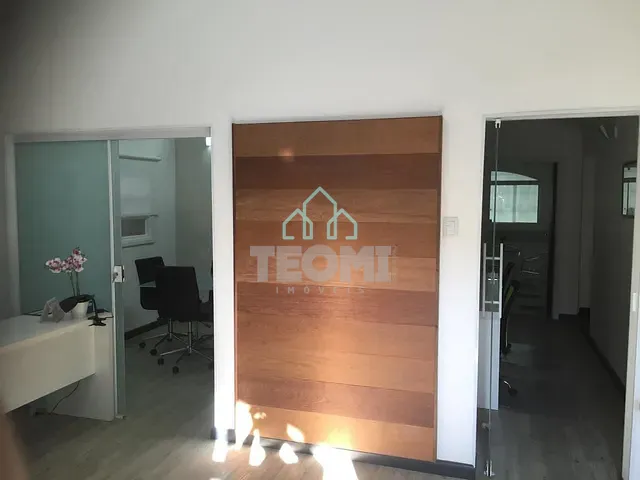 Casa com 300m², à venda, no bairro Jardim Maria Augusta em Taubaté