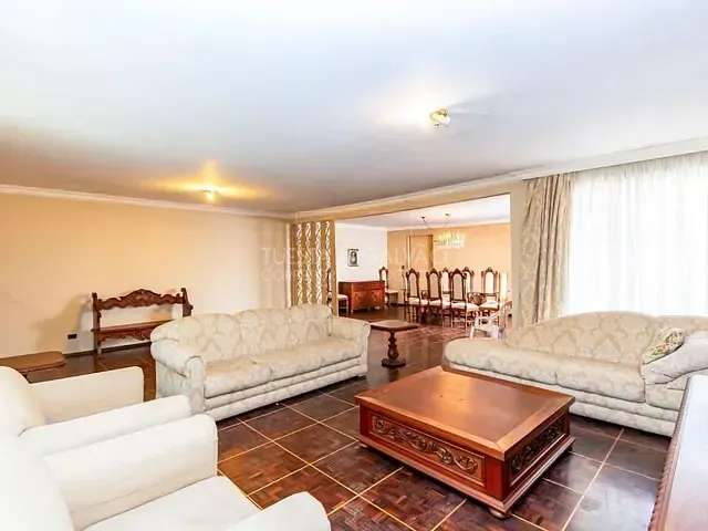 Casa com 303m² 4 quartos e 4 banheiros, para alugar, no bairro Seminário em Curitiba