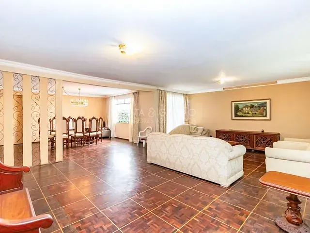 Casa com 303m² 4 quartos e 4 banheiros, para alugar, no bairro Seminário em Curitiba