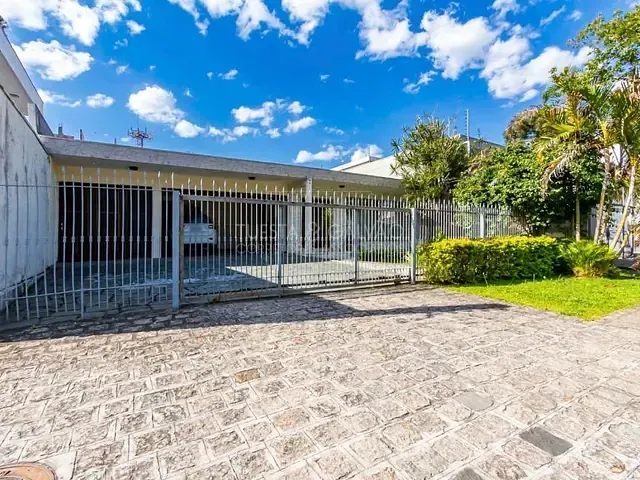 Casa com 303m² 4 quartos e 4 banheiros, para alugar, no bairro Seminário em Curitiba