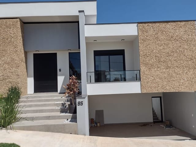 Casa com 360m² 3 quartos e 5 banheiros, à venda, no bairro Jardim Santo André em São João da Boa Vista