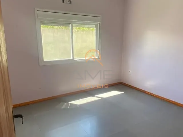 Casa com 290m² 3 quartos e 2 banheiros, à venda, no bairro Laranjal em Pelotas
