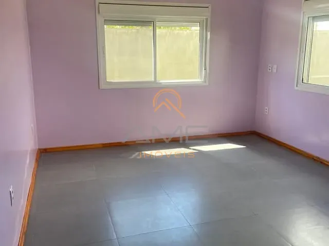 Casa com 290m² 3 quartos e 2 banheiros, à venda, no bairro Laranjal em Pelotas