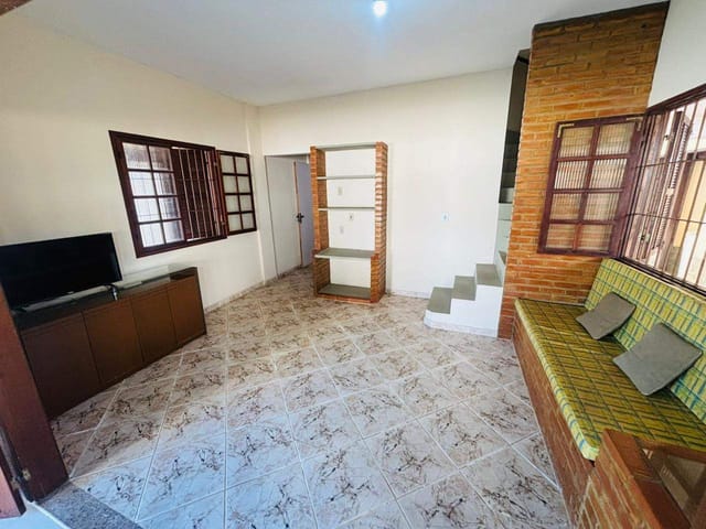 Casa com 300m² 5 quartos e 4 banheiros, à venda, no bairro Grussaí em São João da Barra