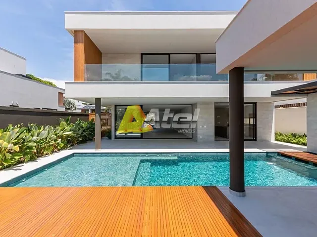 Casa com 600m² 5 quartos e 5 banheiros, à venda, no bairro Barra da Tijuca em Rio de Janeiro