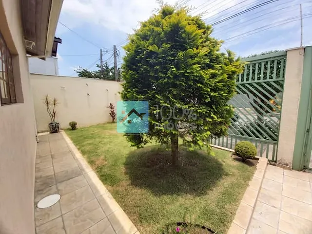 Casa com 300m² 5 quartos e 4 banheiros, à venda, no bairro Jardim Santa Maria em Jacareí