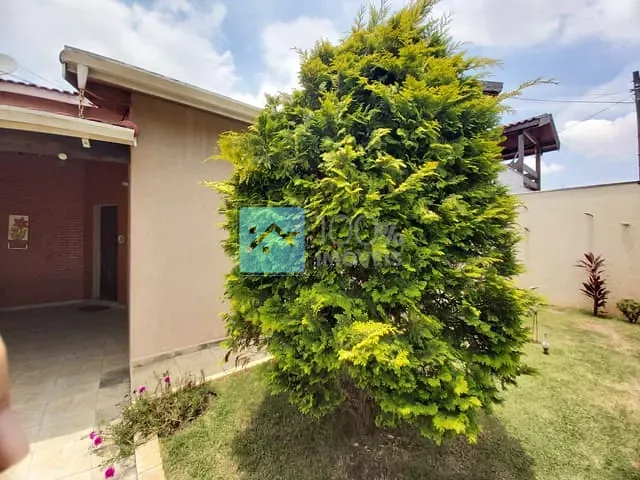 Casa com 300m² 5 quartos e 4 banheiros, à venda, no bairro Jardim Santa Maria em Jacareí