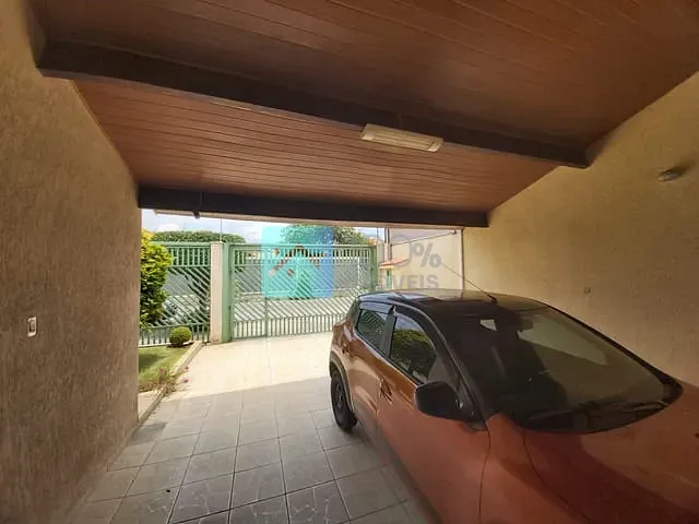 Casa com 300m² 5 quartos e 4 banheiros, à venda, no bairro Jardim Santa Maria em Jacareí