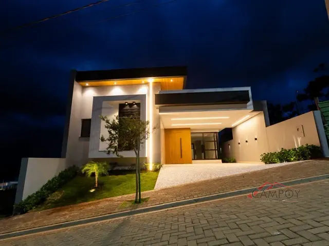 Casa 3 quartos e 3 banheiros, à venda, no bairro Loteamento Residencial Florais Do Lago em Apucarana