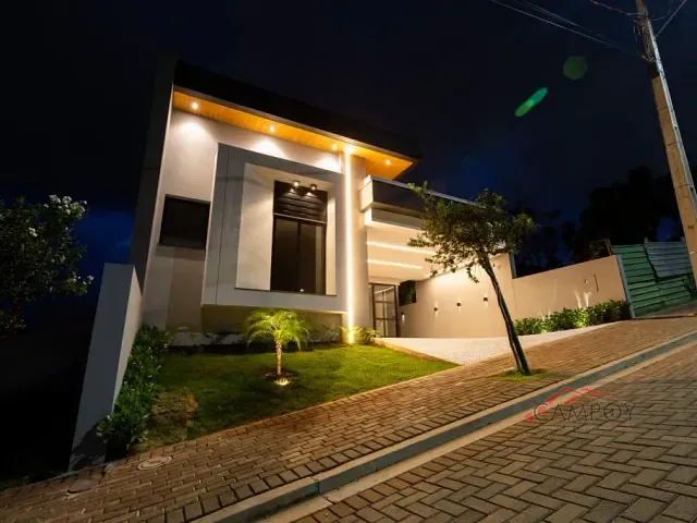 Casa 3 quartos e 3 banheiros, à venda, no bairro Loteamento Residencial Florais Do Lago em Apucarana