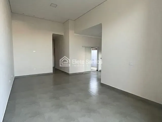 Casa 3 quartos e 2 banheiros, à venda, no bairro Jardim Capuava em Nova Odessa