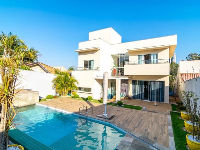 Foto do Casa - Sobrado a venda no Bairro Bela Suíça, 3 Quartos, 3 Suites, 4 Vagas, 758M², Ampla área gourmet integrada com piscina Londrina - PR | EVIDÊNCIA Imóveis