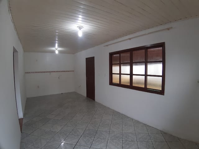 Casa 2 quartos e 1 banheiro, para alugar, no bairro Cordeiros em Itajaí