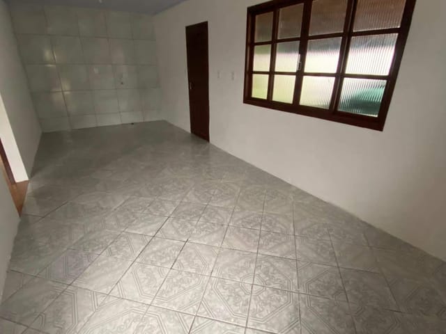 Casa 2 quartos e 1 banheiro, para alugar, no bairro Cordeiros em Itajaí