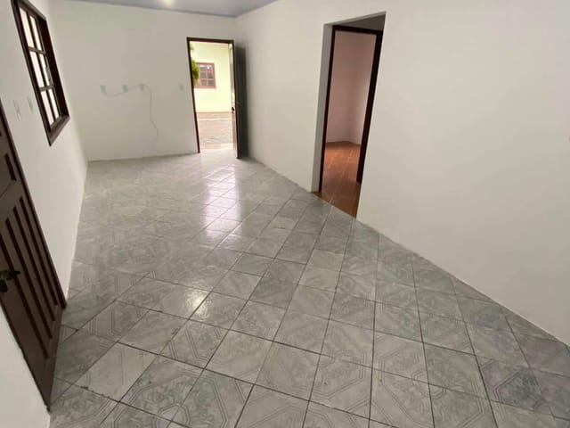 Casa 2 quartos e 1 banheiro, para alugar, no bairro Cordeiros em Itajaí