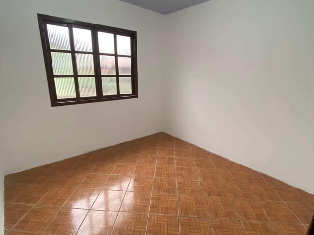 Casa 2 quartos e 1 banheiro, para alugar, no bairro Cordeiros em Itajaí