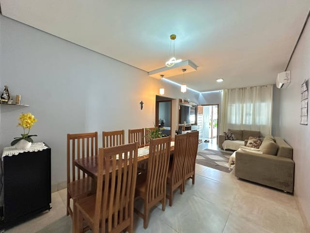 Casa com 324m² 3 quartos e 2 banheiros, à venda, no bairro Residencial dos Ipês em Nova Mutum