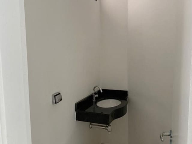 Casa com 359m² 3 quartos e 3 banheiros, à venda, no bairro Industrial em Londrina