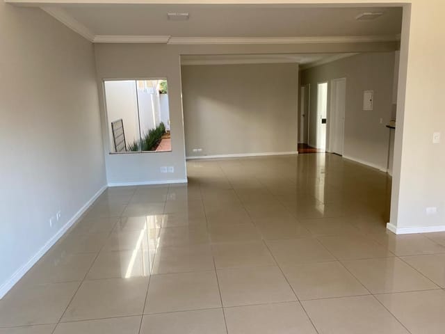 Casa com 359m² 3 quartos e 3 banheiros, à venda, no bairro Industrial em Londrina