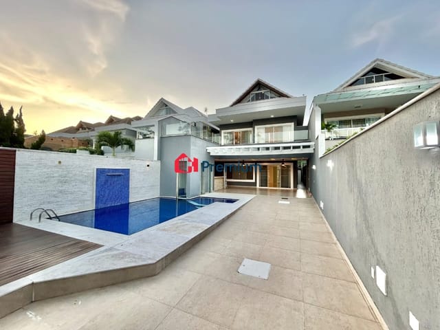 Casa 4 quartos e 8 banheiros, à venda, no bairro Barra da Tijuca em Rio de Janeiro
