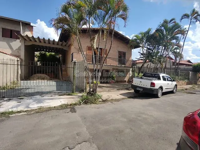 Casa com 705m² 3 quartos e 2 banheiros, à venda, no bairro Nova Jaguariúna em Jaguariúna