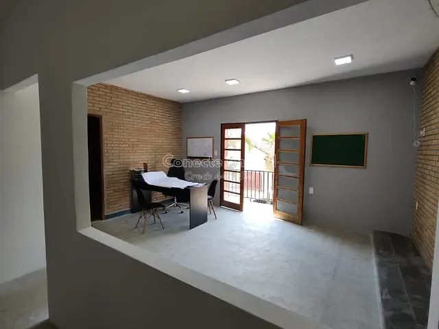 Casa com 705m² 3 quartos e 2 banheiros, à venda, no bairro Nova Jaguariúna em Jaguariúna