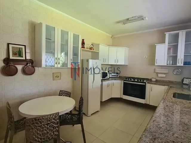 Casa com 679m² 3 quartos e 2 banheiros, à venda, no bairro Jardim Floresta em Atibaia