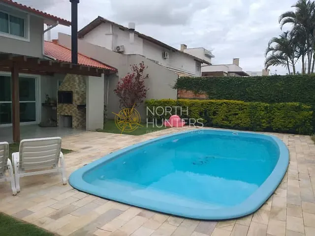 Casa com 300m² 4 quartos e 3 banheiros, para alugar, no bairro Jurerê Internacional em Florianópolis