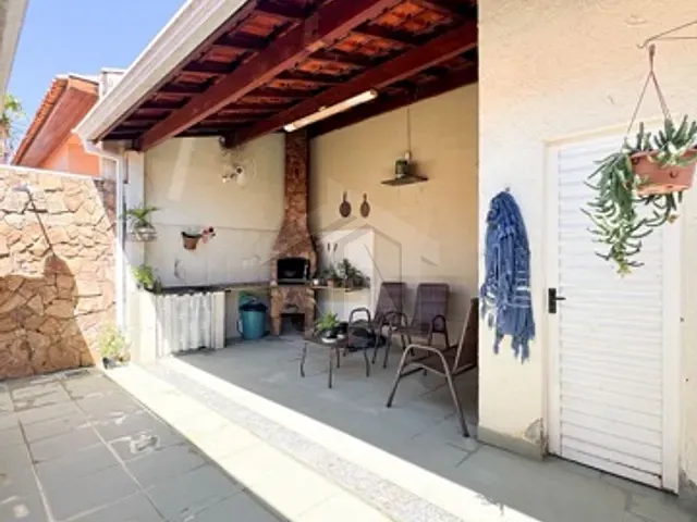 Casa 3 quartos e 3 banheiros, à venda, no bairro Jardim Interlagos em Ribeirão Preto