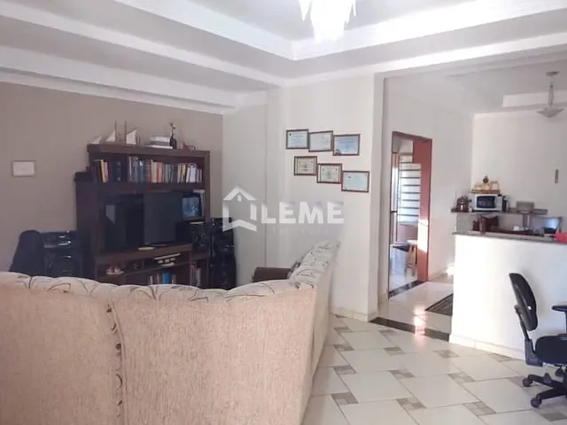 Casa com 272m² 4 quartos e 3 banheiros, à venda, no bairro Jardim São Francisco em Mococa