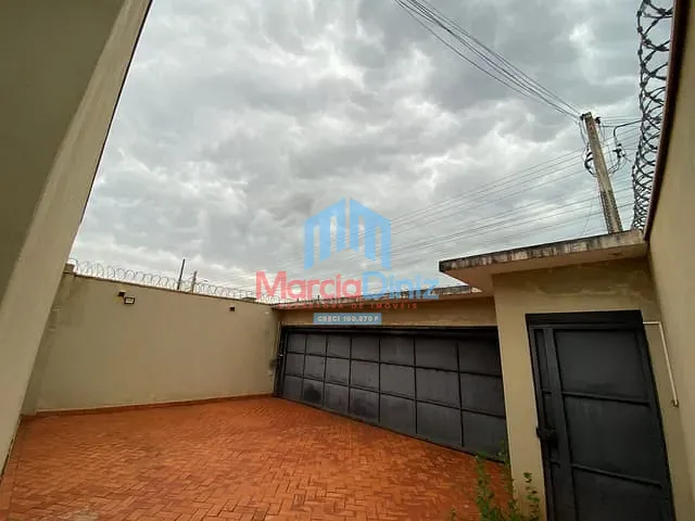 Casa 2 quartos e 1 banheiro, para alugar, no bairro Residencial Parque Universitário em Ituverava