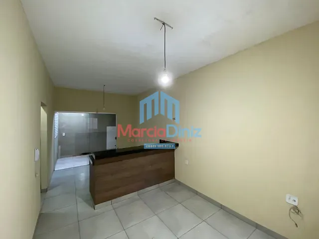 Casa 2 quartos e 1 banheiro, para alugar, no bairro Residencial Parque Universitário em Ituverava