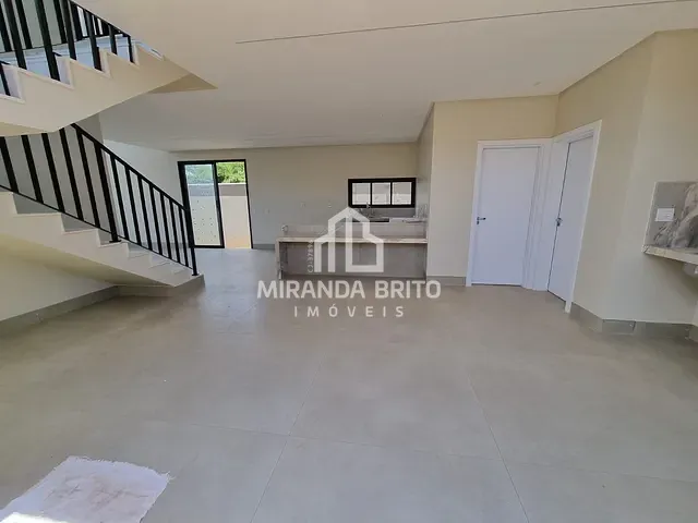 Casa 4 quartos e 5 banheiros, à venda, no bairro Pólo Empresarial Goiás em Aparecida de Goiânia