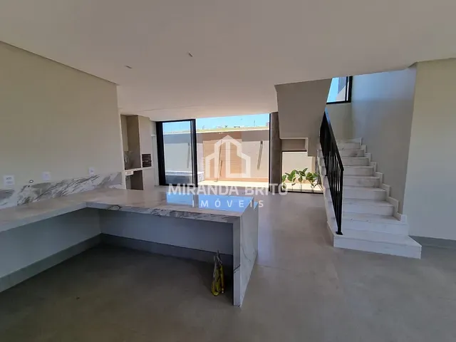 Casa 4 quartos e 5 banheiros, à venda, no bairro Pólo Empresarial Goiás em Aparecida de Goiânia