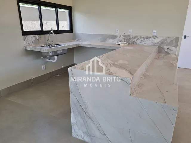 Casa 4 quartos e 5 banheiros, à venda, no bairro Pólo Empresarial Goiás em Aparecida de Goiânia