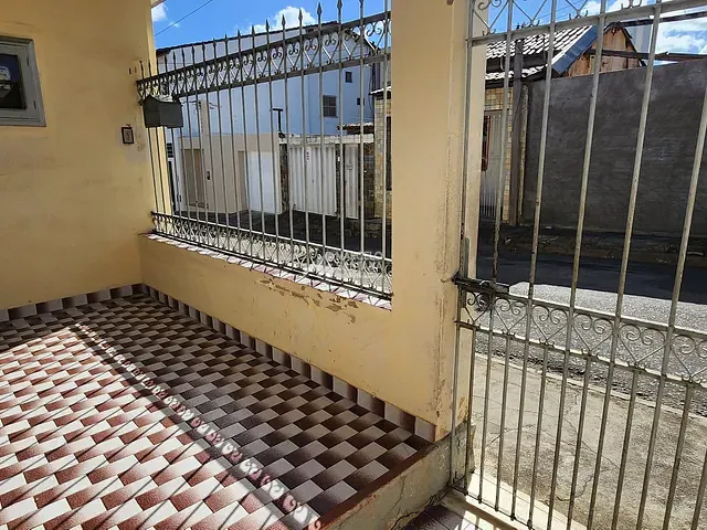 Casa 3 quartos e 1 banheiro, à venda, no bairro Alto Maron em Vitória da Conquista