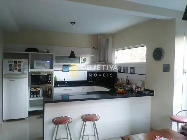Casa com 200m² 3 quartos e 2 banheiros, à venda, no bairro Ipanema em Porto Alegre