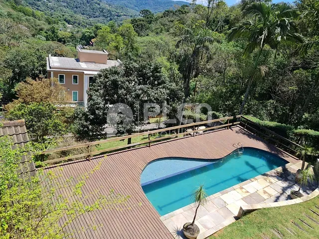 Casa com 1000m² 3 quartos e 5 banheiros, à venda, no bairro Caraguatá em Mairiporã