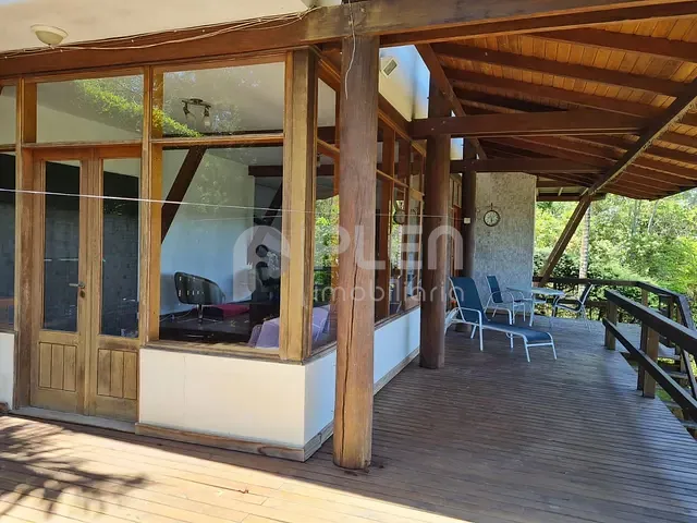 Casa com 1000m² 3 quartos e 5 banheiros, à venda, no bairro Caraguatá em Mairiporã