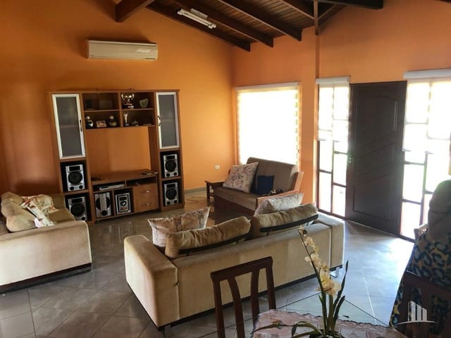 Casa com 1000m², à venda, no bairro Chácara Cachoeira em Campo Grande