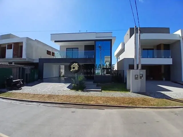 Casa com 283m² 4 quartos e 5 banheiros, à venda, no bairro Ogiva em Cabo Frio