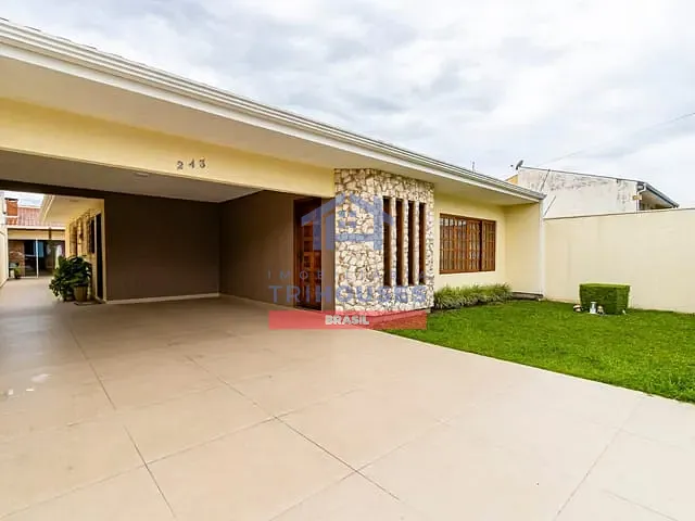 Casa 4 quartos e 3 banheiros, à venda, no bairro Capão da Imbuia em Curitiba