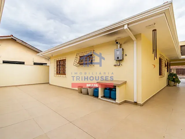 Casa 4 quartos e 3 banheiros, à venda, no bairro Capão da Imbuia em Curitiba