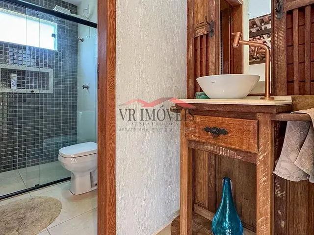 Casa com 1460m² 4 quartos e 6 banheiros, à venda, no bairro Jardim Alice em Barra Mansa