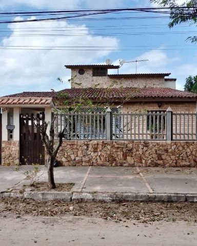 Casa 3 quartos e 2 banheiros, à venda, no bairro Serramar em Rio das Ostras