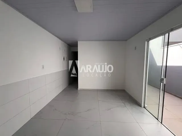 Casa com 40m² 2 quartos e 1 banheiro, para alugar, no bairro Cordeiros em Itajaí