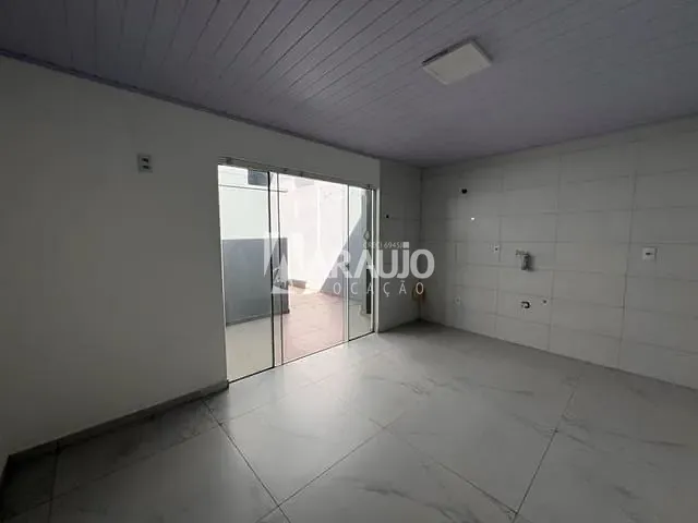 Casa com 40m² 2 quartos e 1 banheiro, para alugar, no bairro Cordeiros em Itajaí