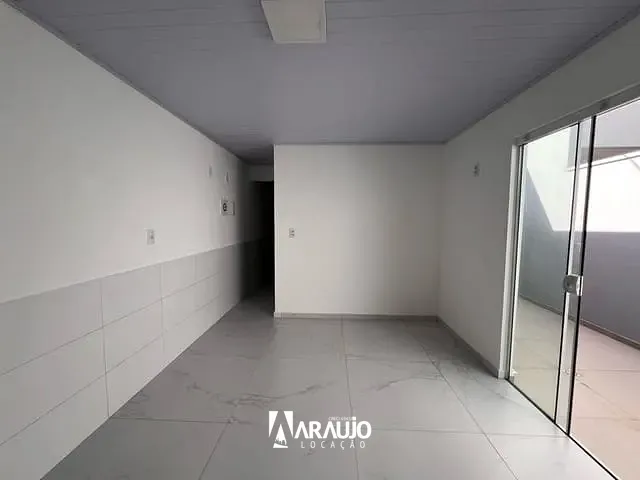 Casa com 40m² 2 quartos e 1 banheiro, para alugar, no bairro Cordeiros em Itajaí
